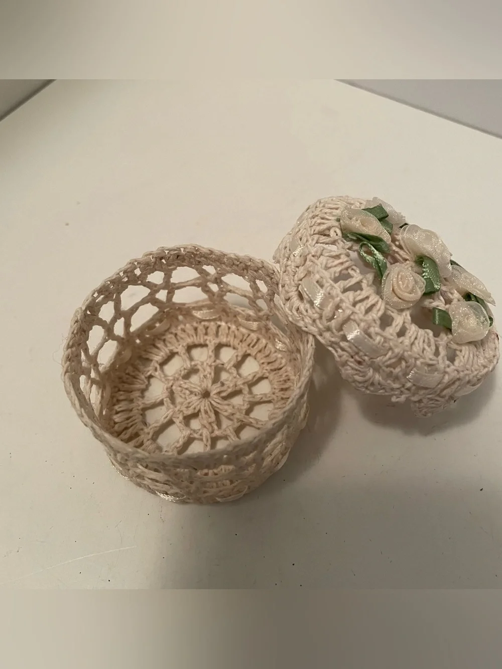 Vintage Handmade Starched Crocheted Trinket Box Cream Cottage Core Grandma  2.5”